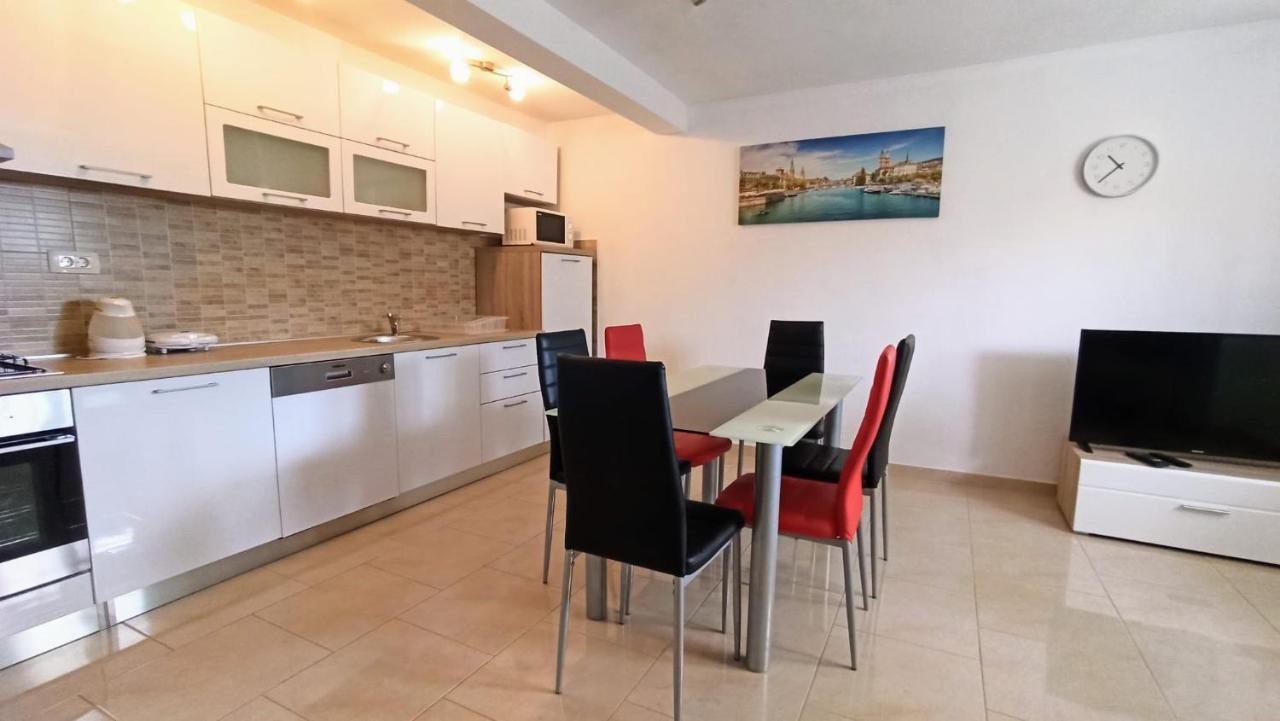 Holiday Apartments Maslina Paho Babino Polje Exterior foto
